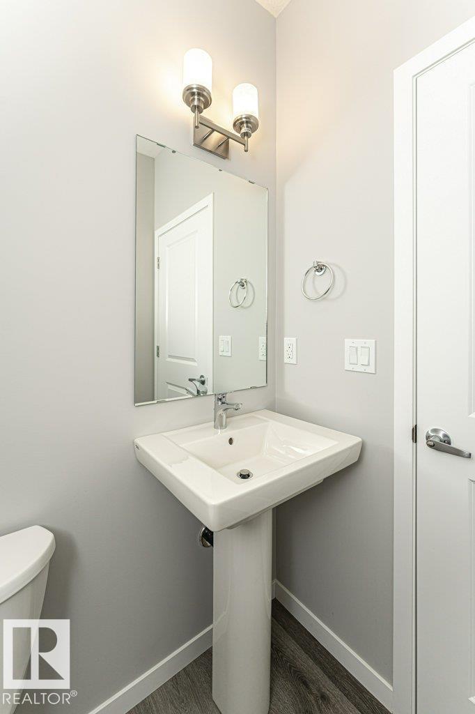 Photo 5 of 2528 152 Av Nw, Edmonton AB