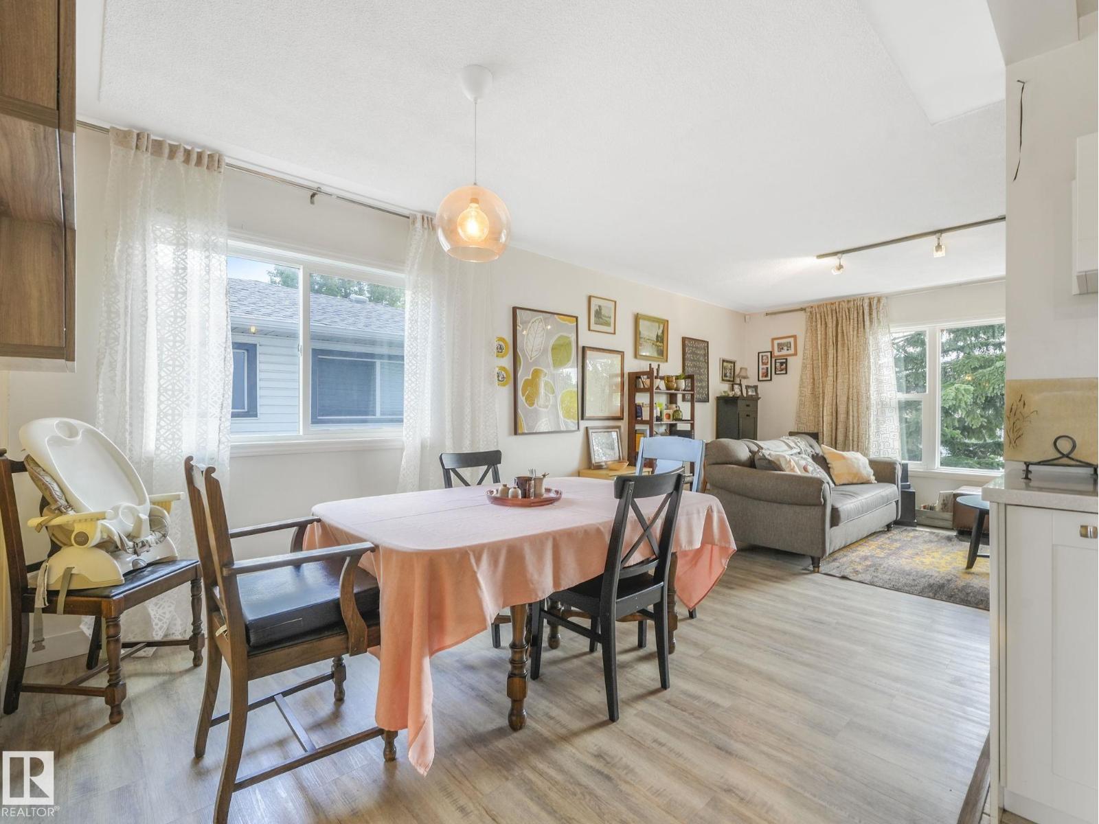 Photo 12 of 9623 69 A St Nw Nw, Edmonton AB