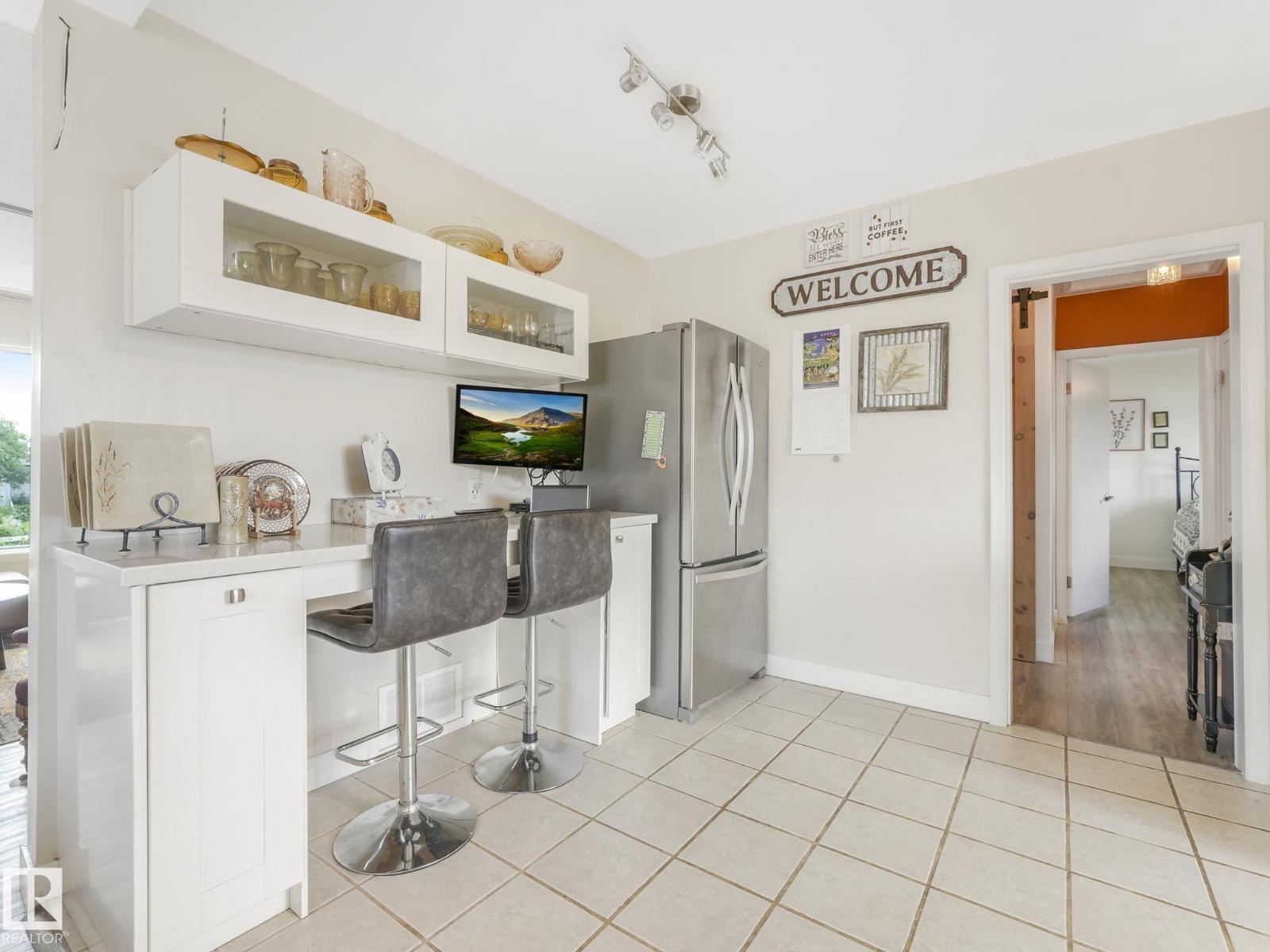 Photo 13 of 9623 69 A St Nw Nw, Edmonton AB