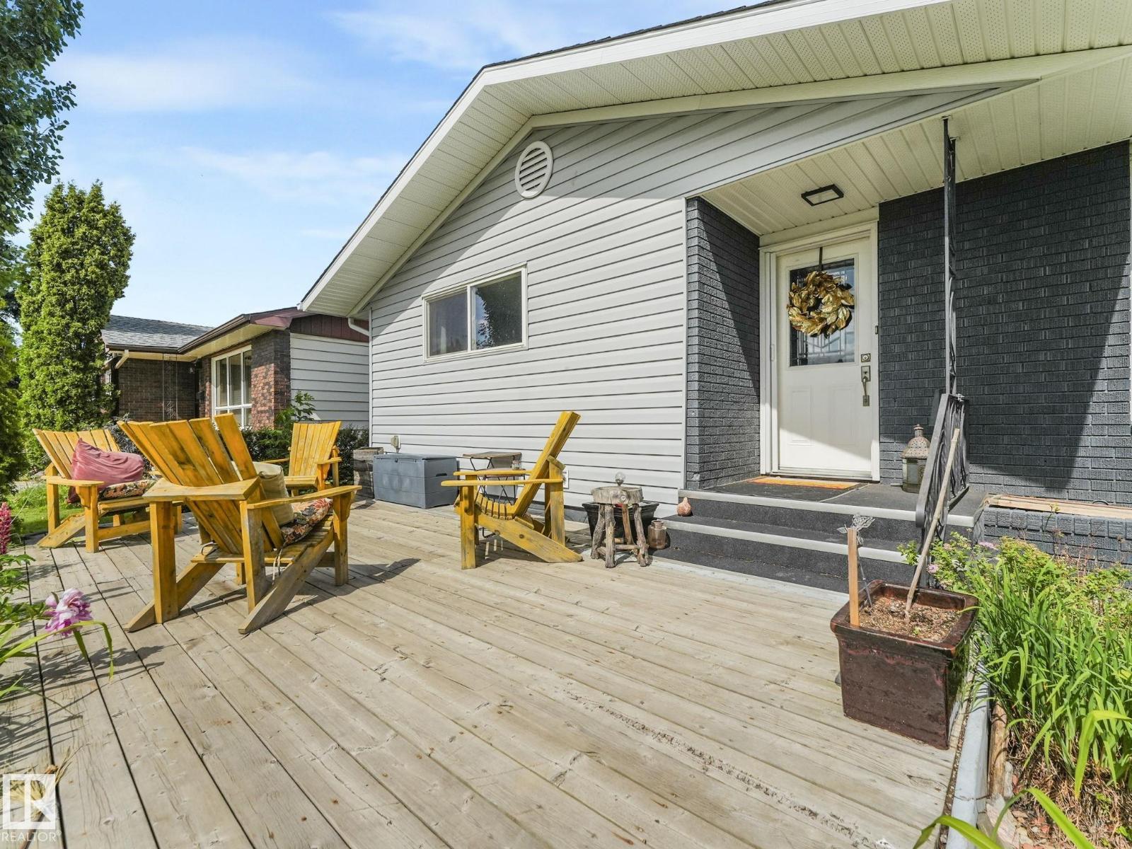 Photo 4 of 9623 69 A St Nw Nw, Edmonton AB