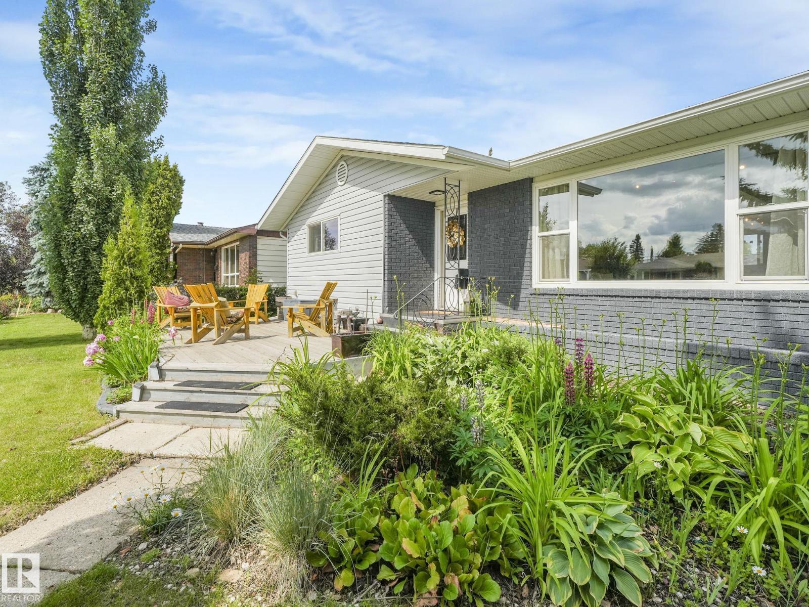 Photo 5 of 9623 69 A St Nw Nw, Edmonton AB