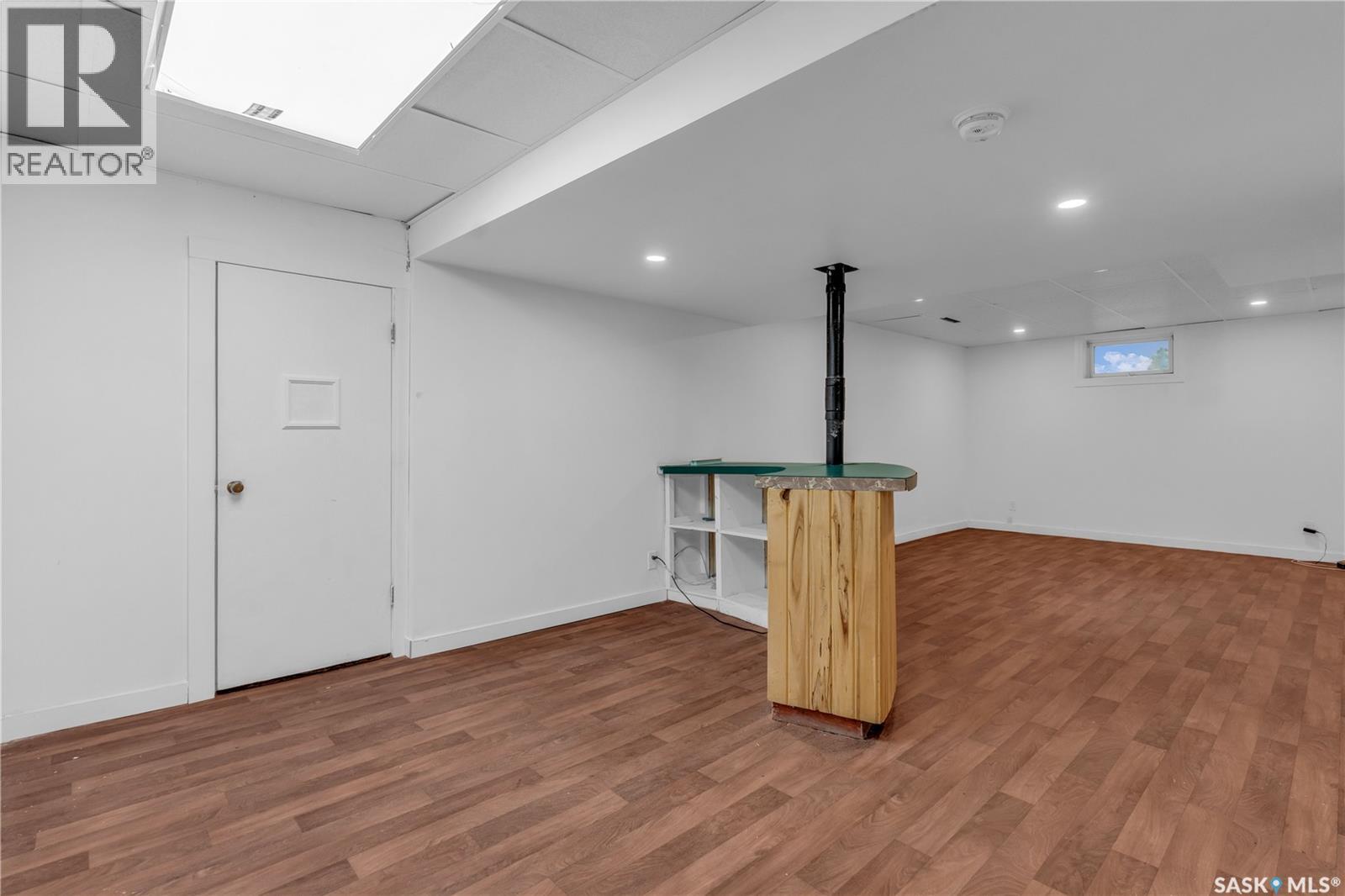 Photo 3 of 98 Millar Crescent, Regina SK