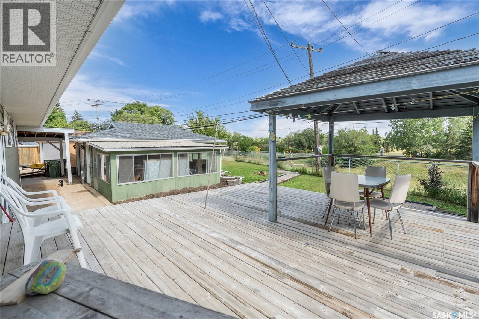 Photo 9 of 98 Millar Crescent, Regina SK