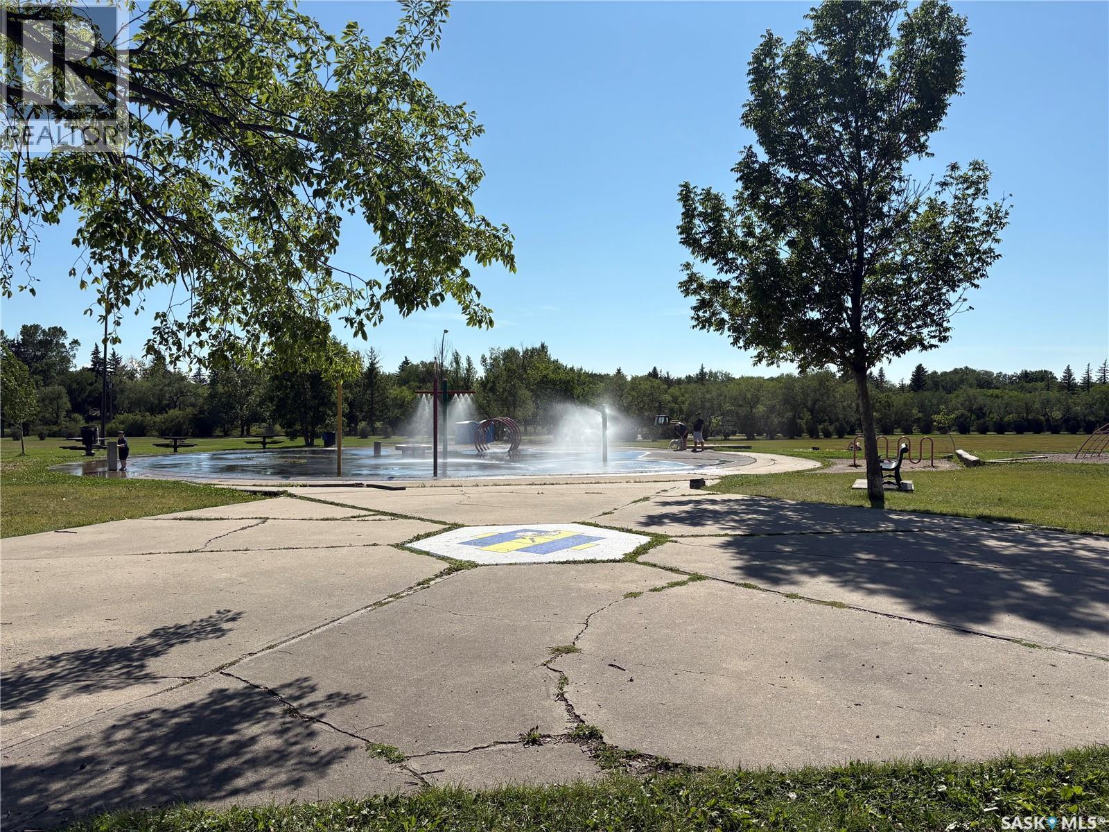 Photo 30 of 98 Millar Crescent, Regina SK