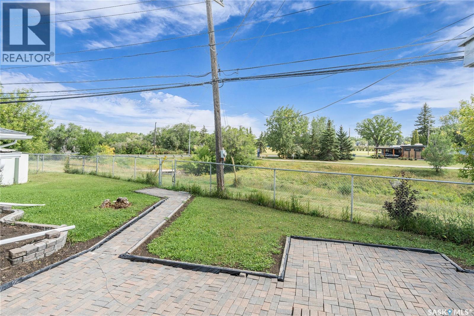 Photo 20 of 98 Millar Crescent, Regina SK