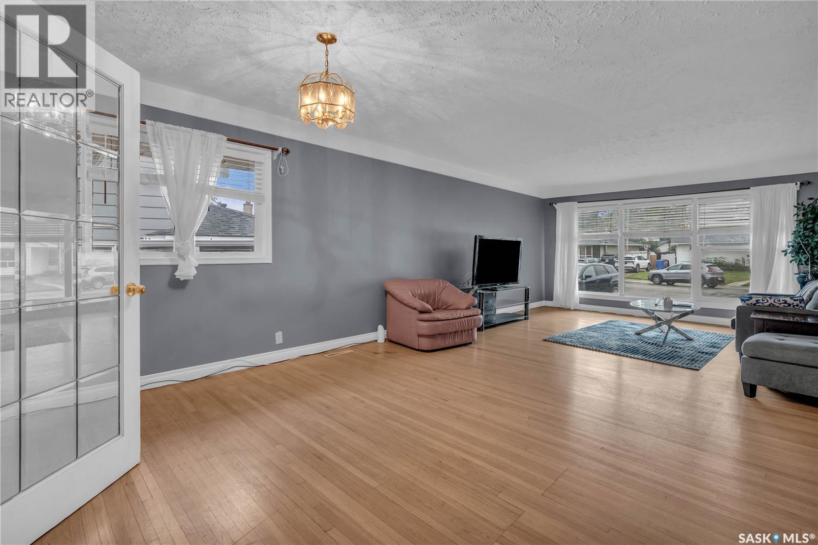 Photo 25 of 98 Millar Crescent, Regina SK