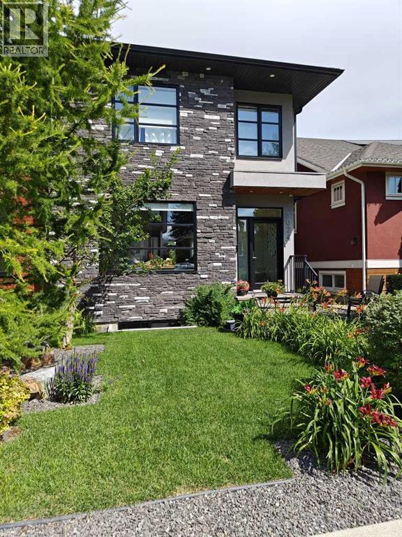Photo 1 of 3024 34 Street Sw, Calgary AB