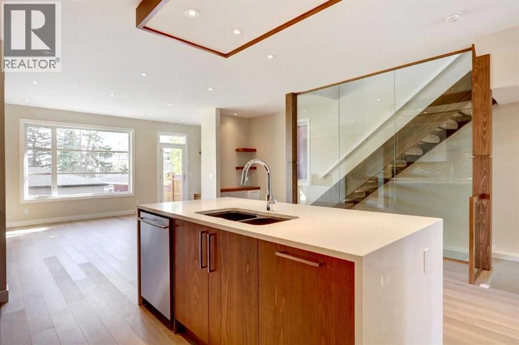 Photo 8 of 3024 34 Street Sw, Calgary AB