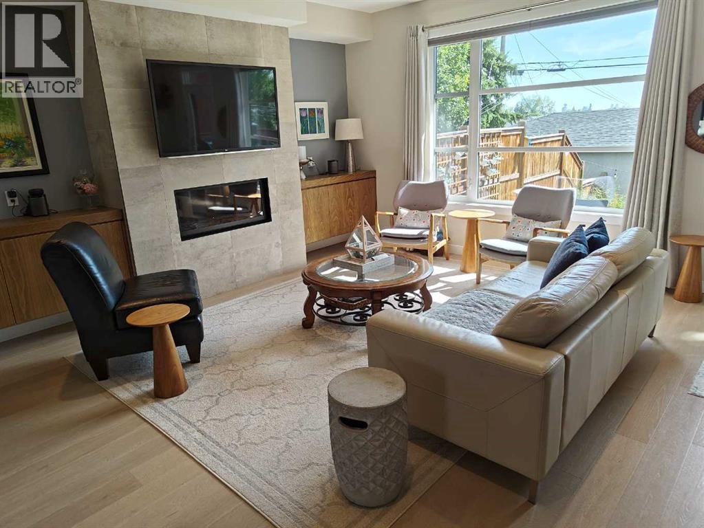 Photo 10 of 3024 34 Street Sw, Calgary AB