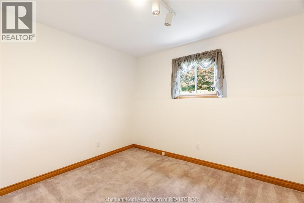 Photo 25 of 7 Westminister Court, Chatham ON