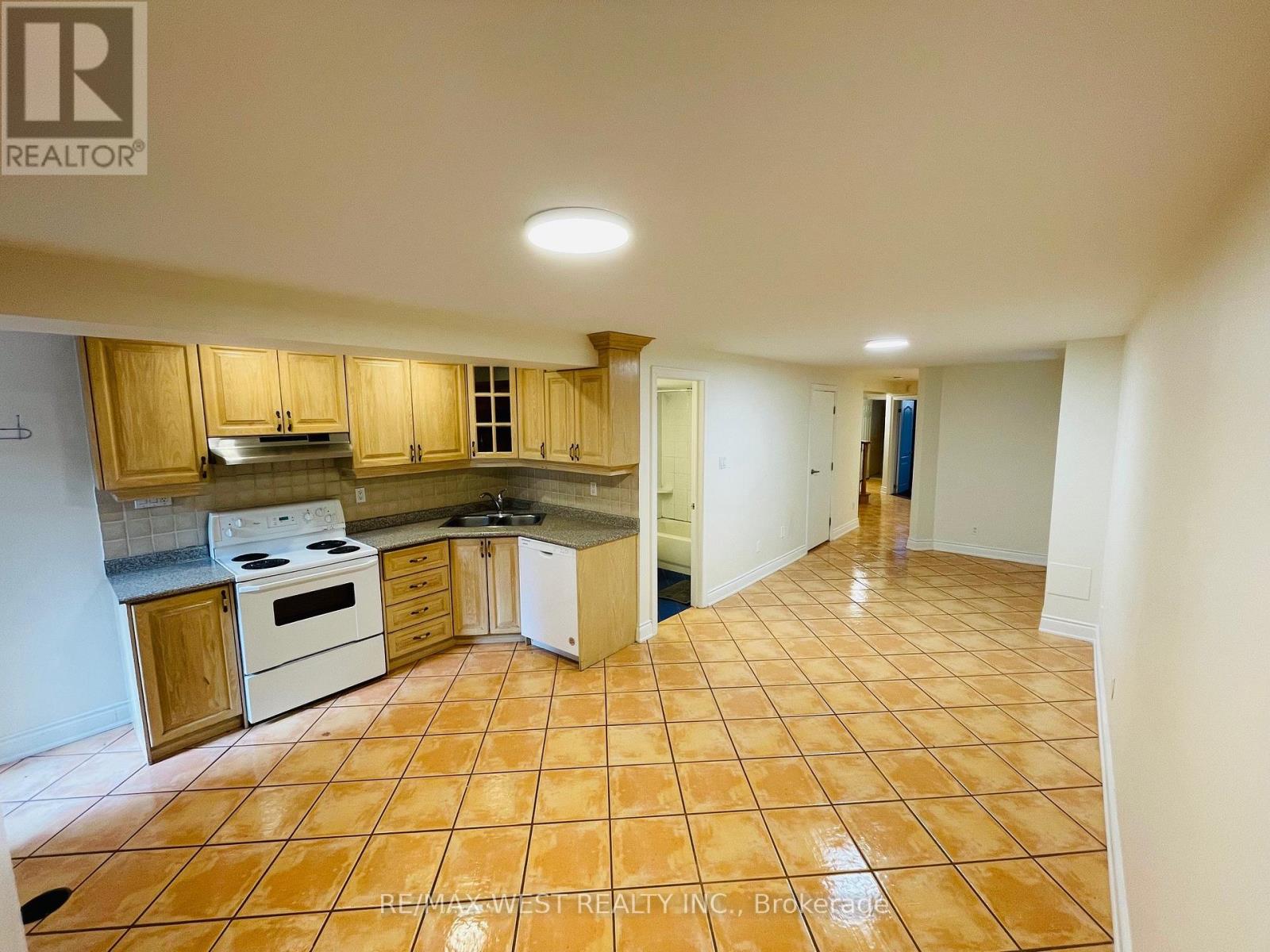 Photo 4 of 94 A Mulock Avenue, Toronto ON