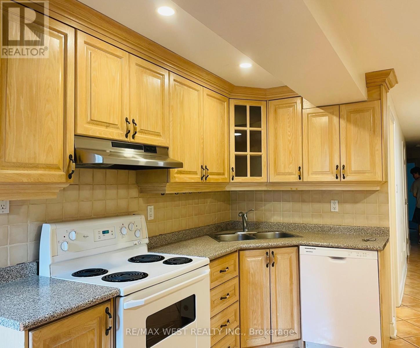 Photo 3 of 94 A Mulock Avenue, Toronto ON