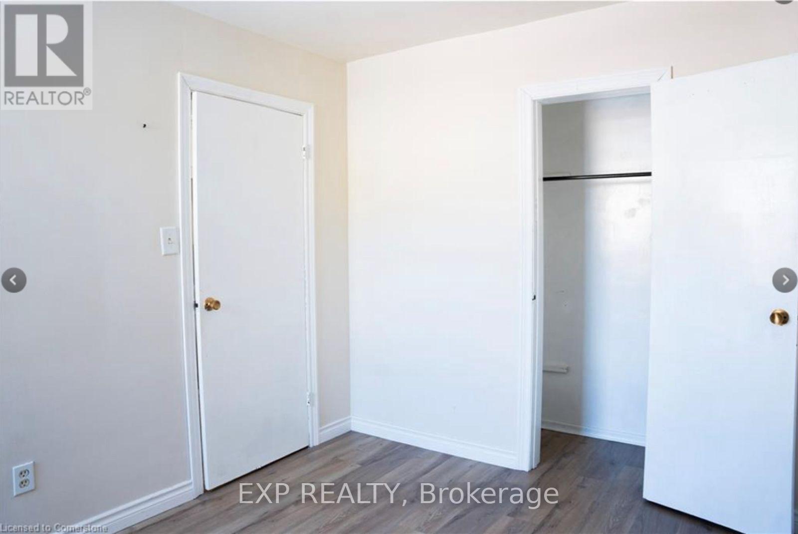 Photo 23 of 250 Highland Road W, Hamilton ON