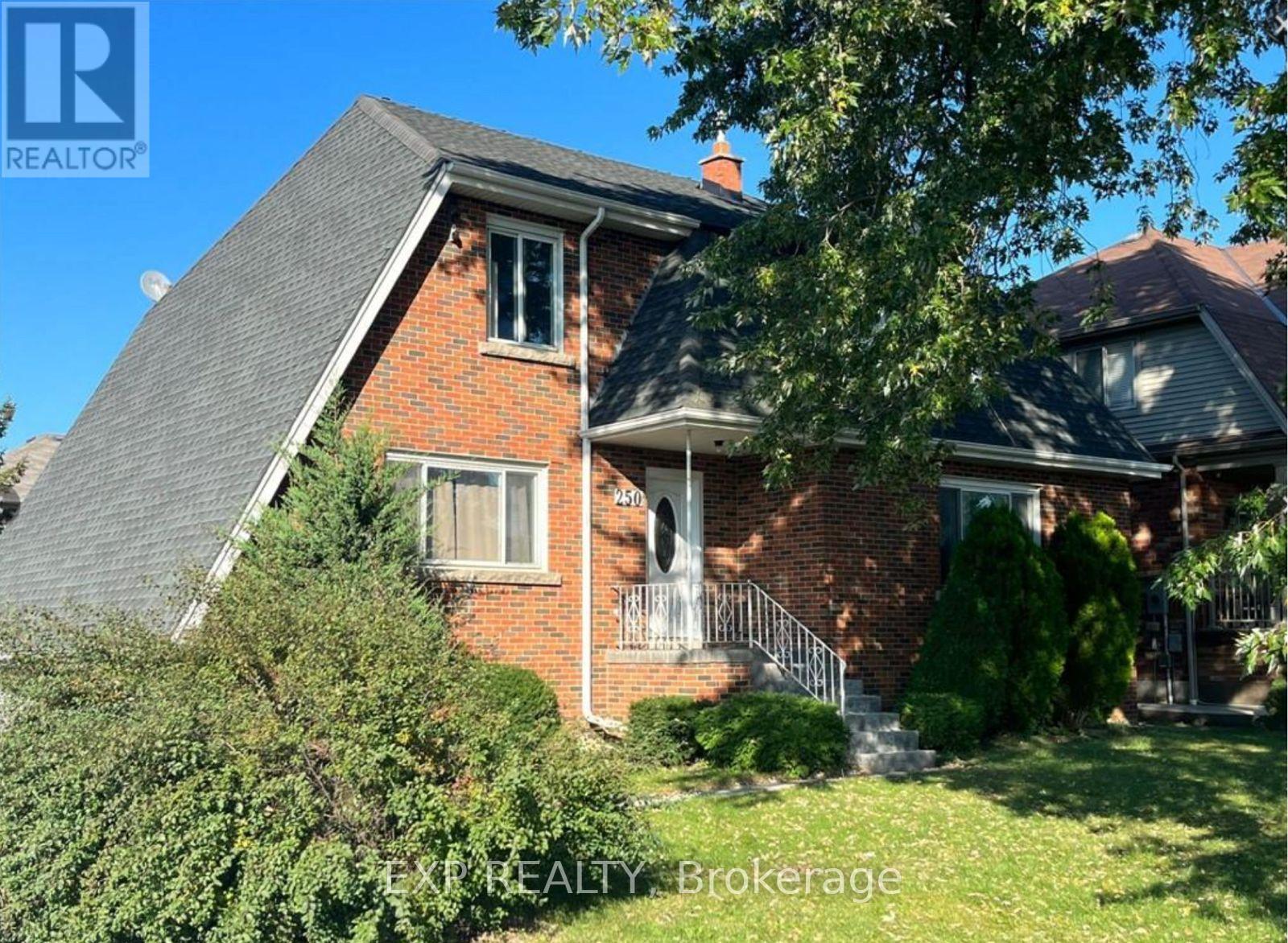 Photo 11 of 250 Highland Road W, Hamilton ON