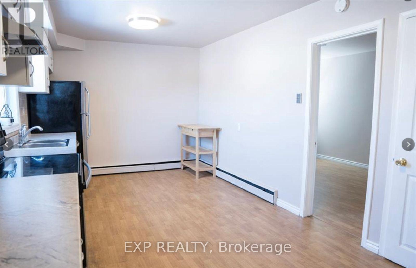 Photo 17 of 250 Highland Road W, Hamilton ON