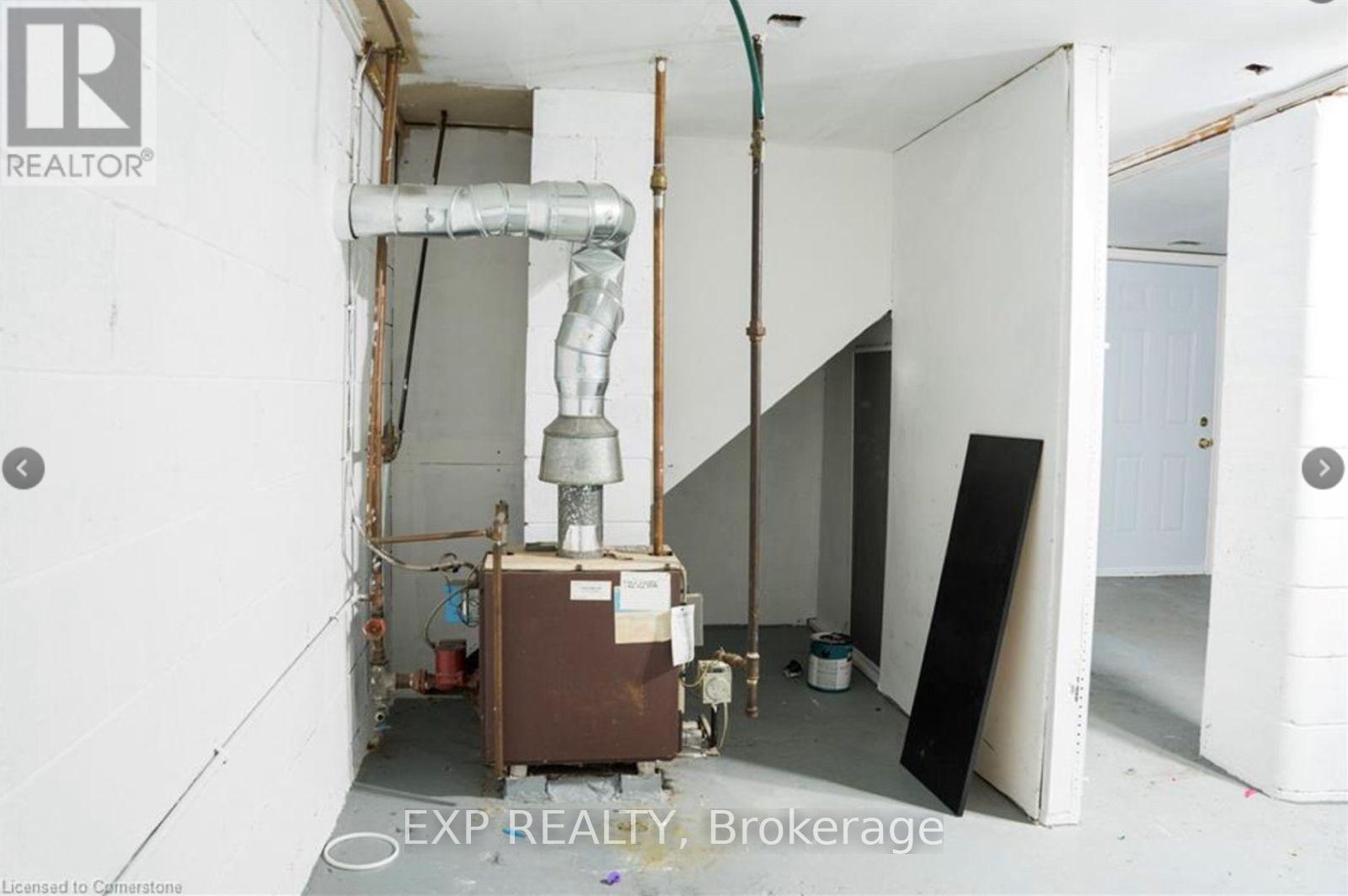 Photo 15 of 250 Highland Road W, Hamilton ON