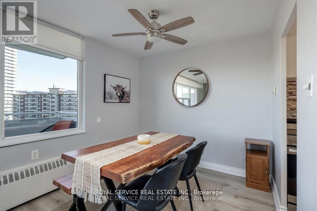 Photo 13 of 1008 10 Parkway Forest Drive, Toronto ON