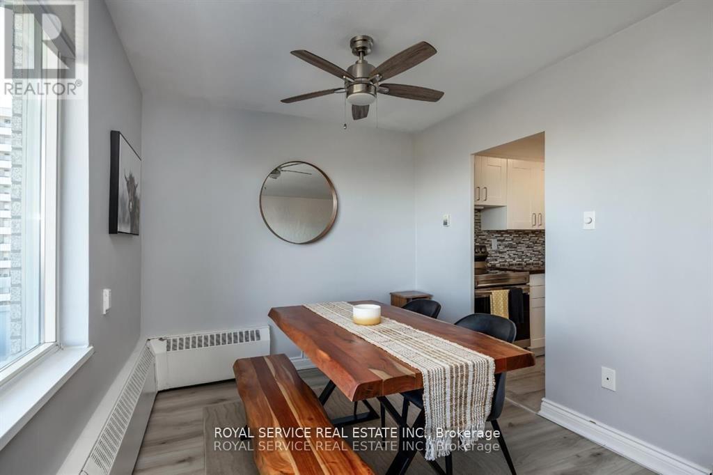 Photo 14 of 1008 10 Parkway Forest Drive, Toronto ON