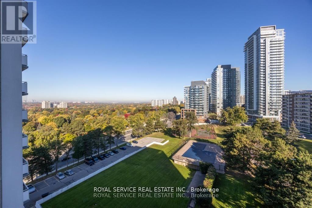Photo 17 of 1008 10 Parkway Forest Drive, Toronto ON