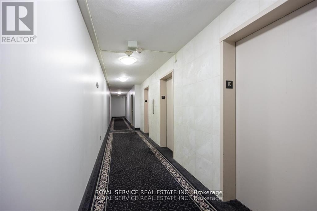 Photo 24 of 1008 10 Parkway Forest Drive, Toronto ON