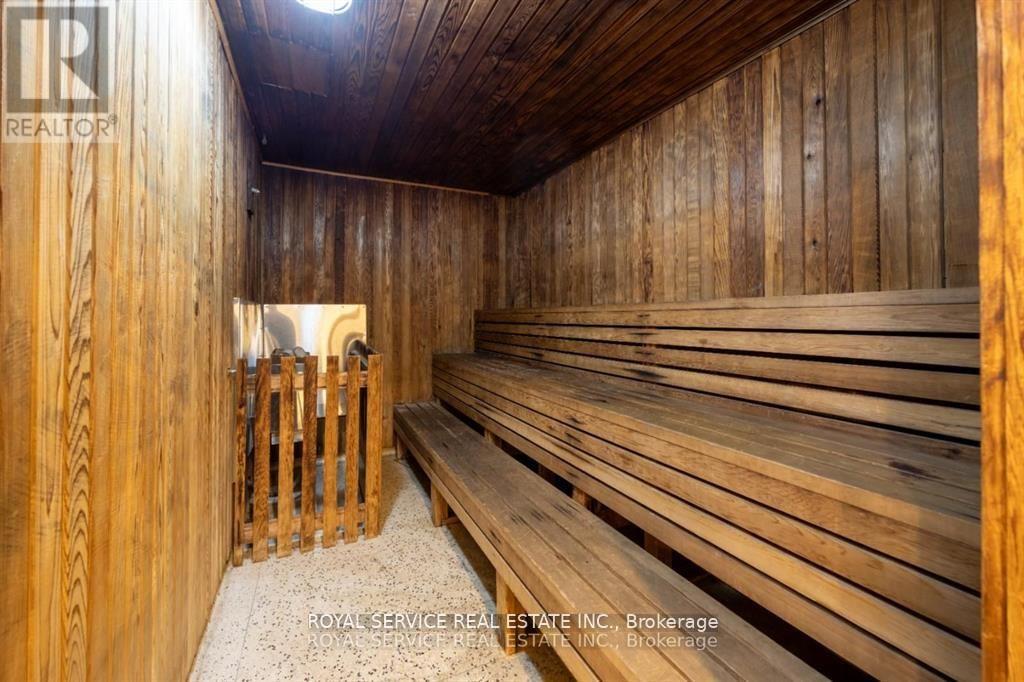 Photo 29 of 1008 10 Parkway Forest Drive, Toronto ON