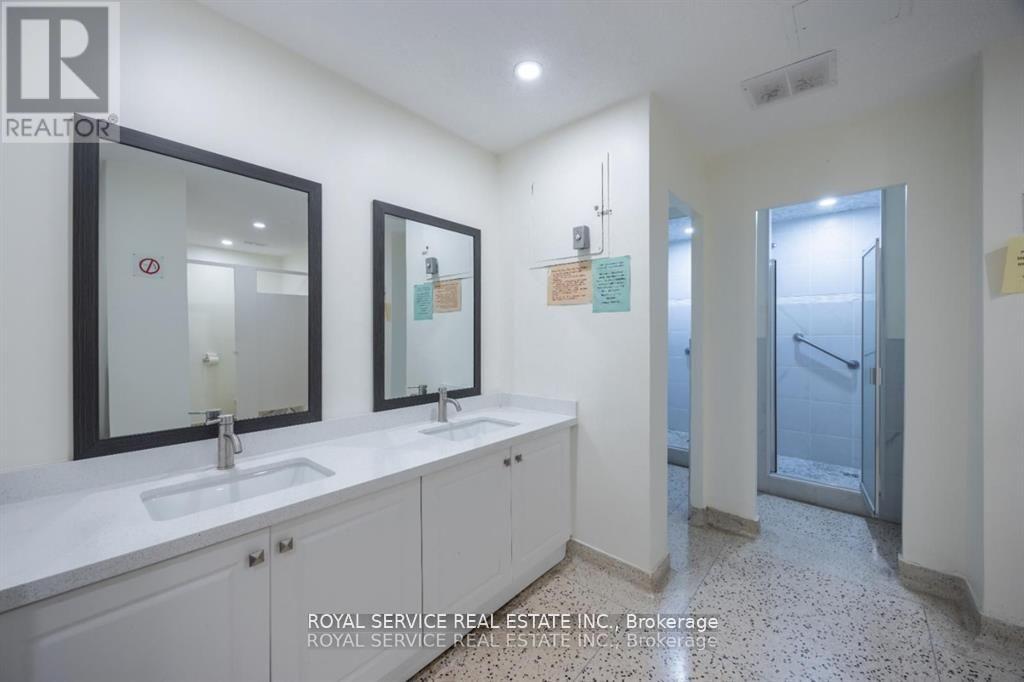 Photo 30 of 1008 10 Parkway Forest Drive, Toronto ON