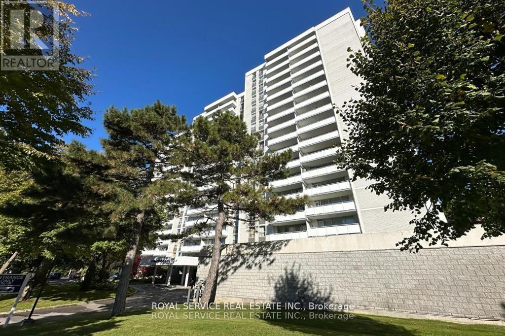 Photo 33 of 1008 10 Parkway Forest Drive, Toronto ON