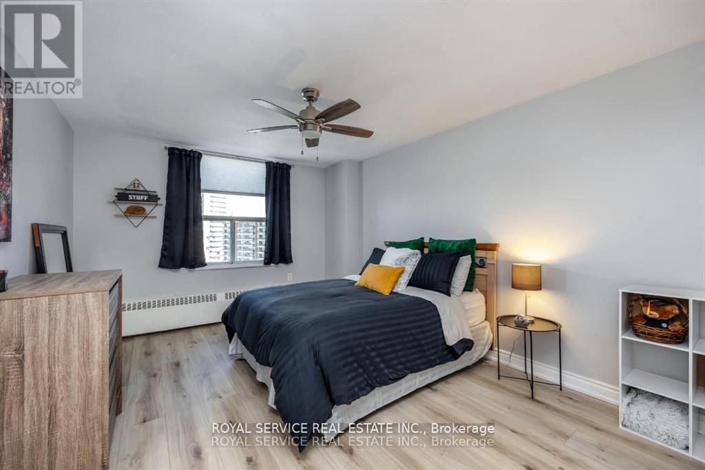 Photo 6 of 1008 10 Parkway Forest Drive, Toronto ON