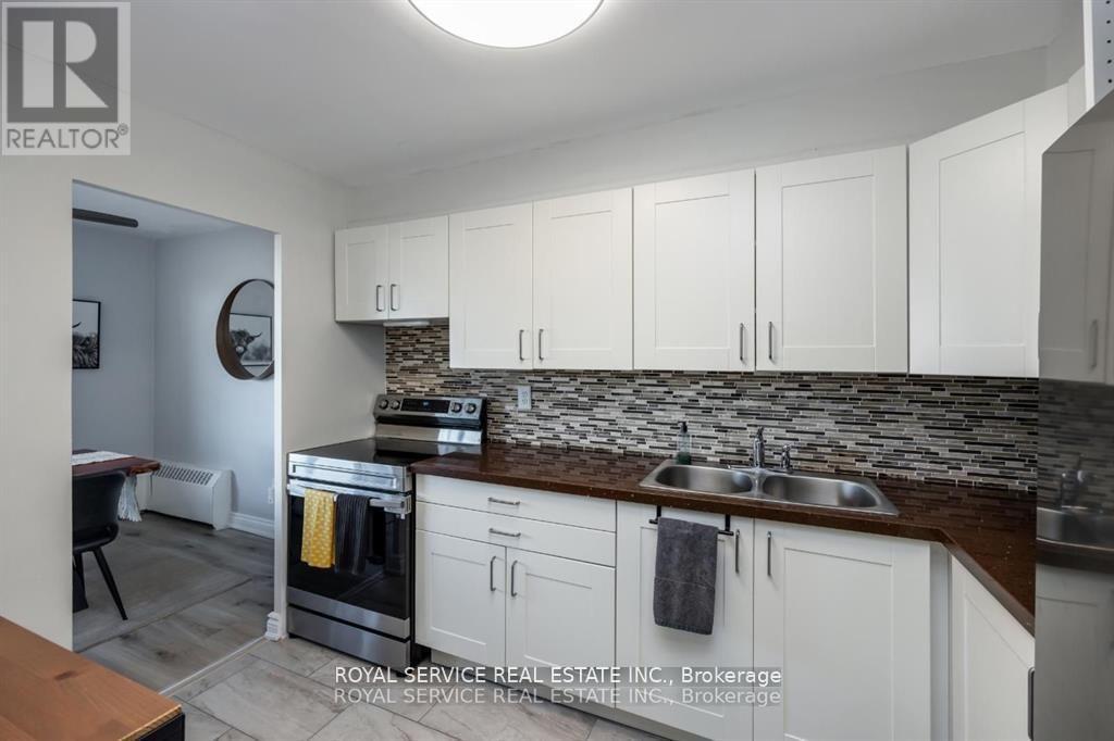 Photo 9 of 1008 10 Parkway Forest Drive, Toronto ON