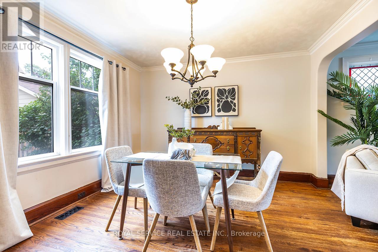 Photo 2 of 314 Gliddon Avenue, Oshawa ON