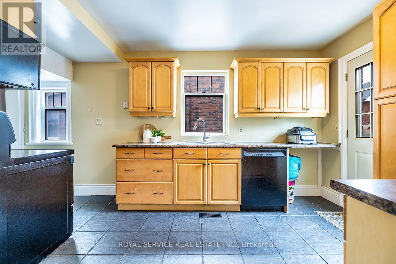 Photo 23 of 314 Gliddon Avenue, Oshawa ON
