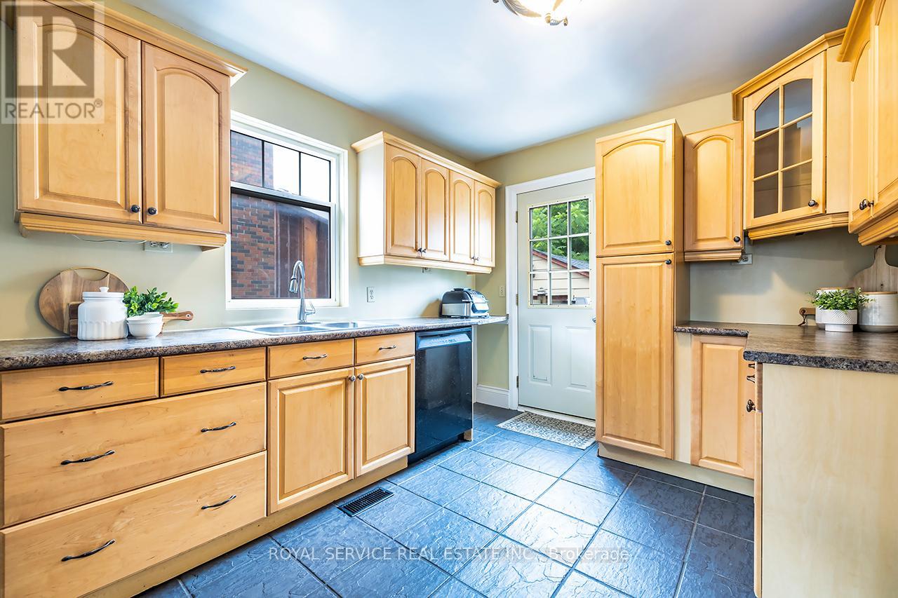 Photo 25 of 314 Gliddon Avenue, Oshawa ON
