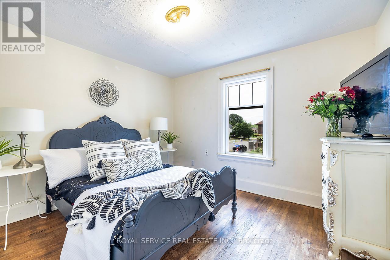 Photo 37 of 314 Gliddon Avenue, Oshawa ON