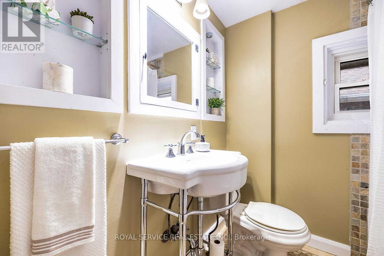 Photo 35 of 314 Gliddon Avenue, Oshawa ON