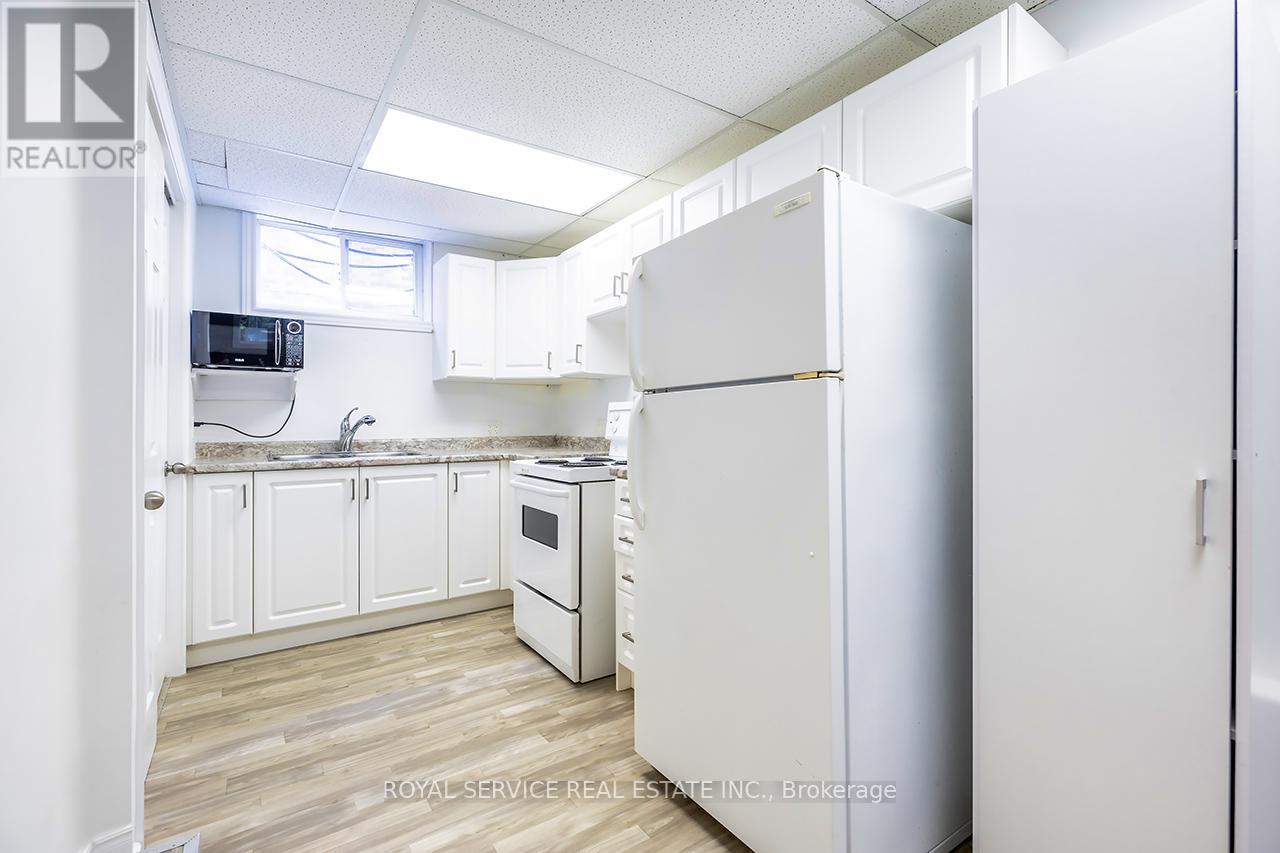 Photo 3 of 314 Gliddon Avenue, Oshawa ON