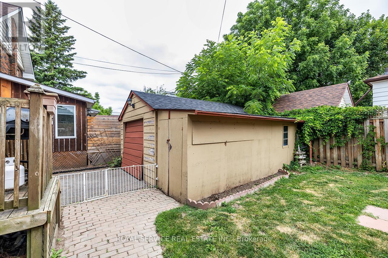 Photo 15 of 314 Gliddon Avenue, Oshawa ON