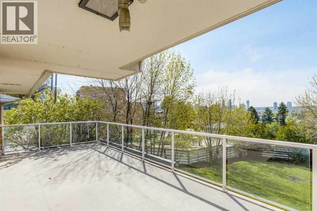 Photo 9 of 1927 Briar Crescent Nw, Calgary AB