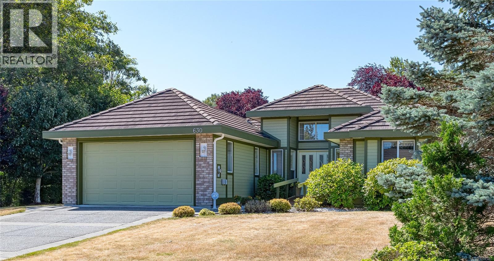 Photo 3 of 630 Morningstar Dr, Parksville BC