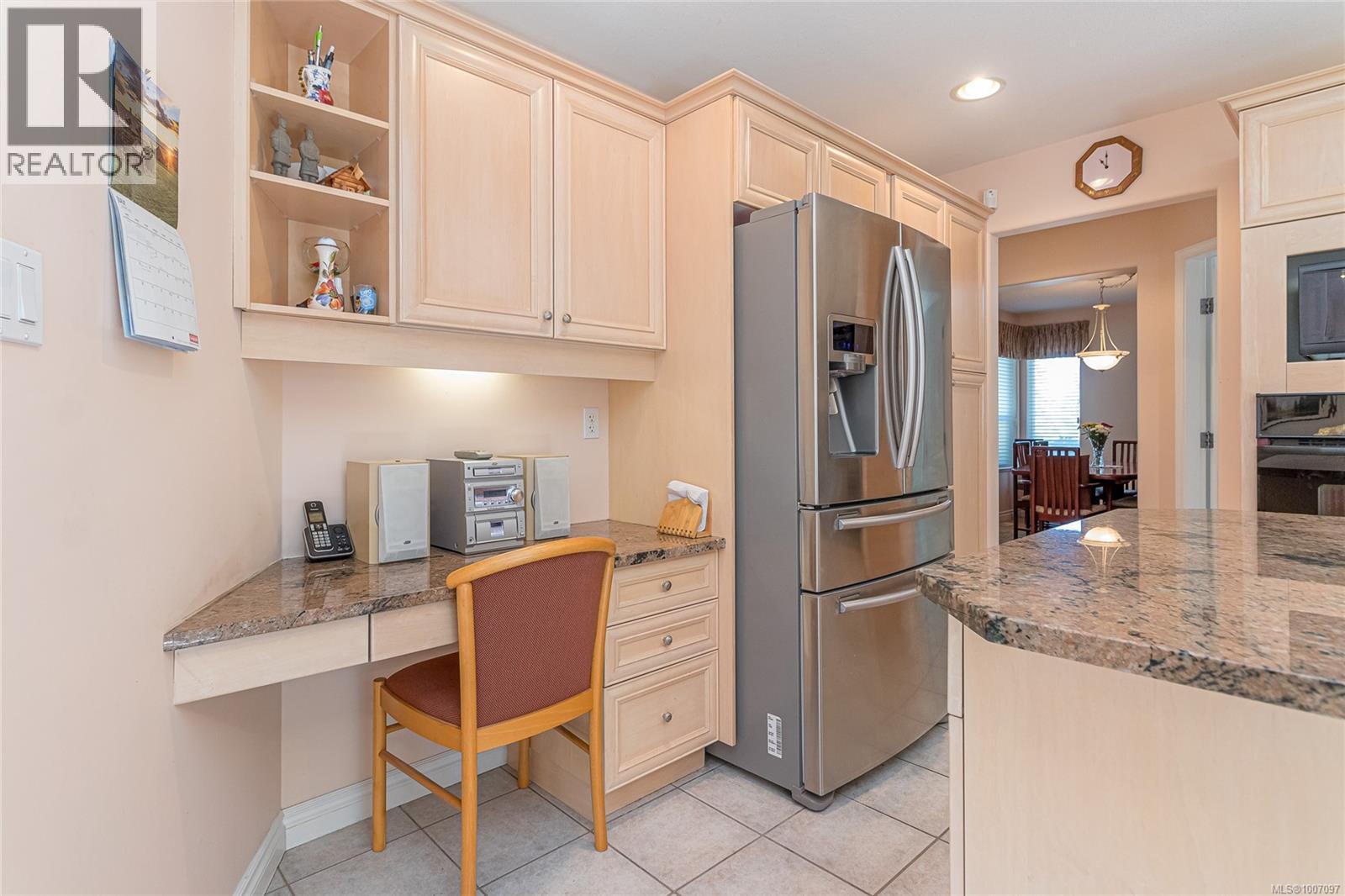 Photo 10 of 630 Morningstar Dr, Parksville BC