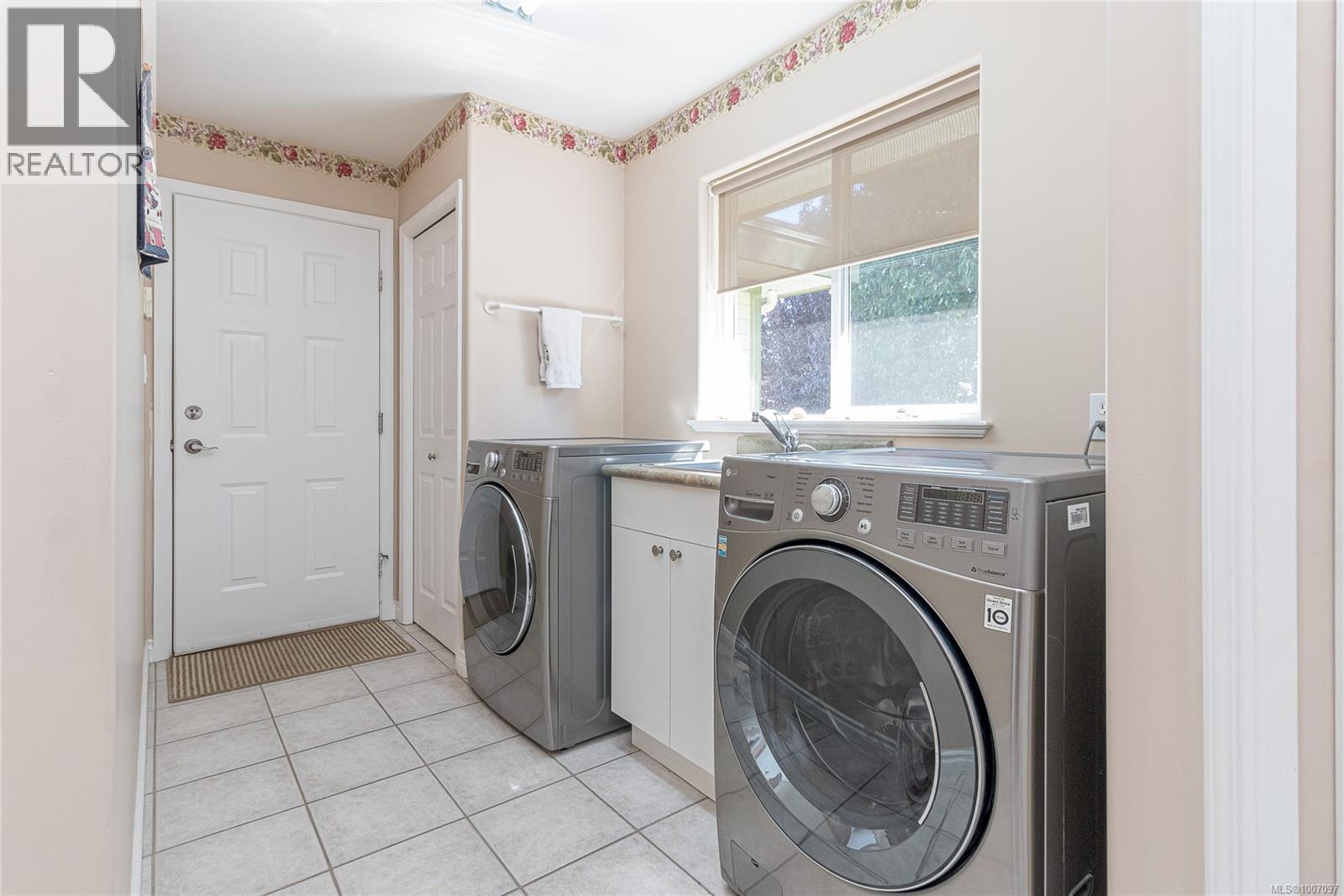 Photo 30 of 630 Morningstar Dr, Parksville BC
