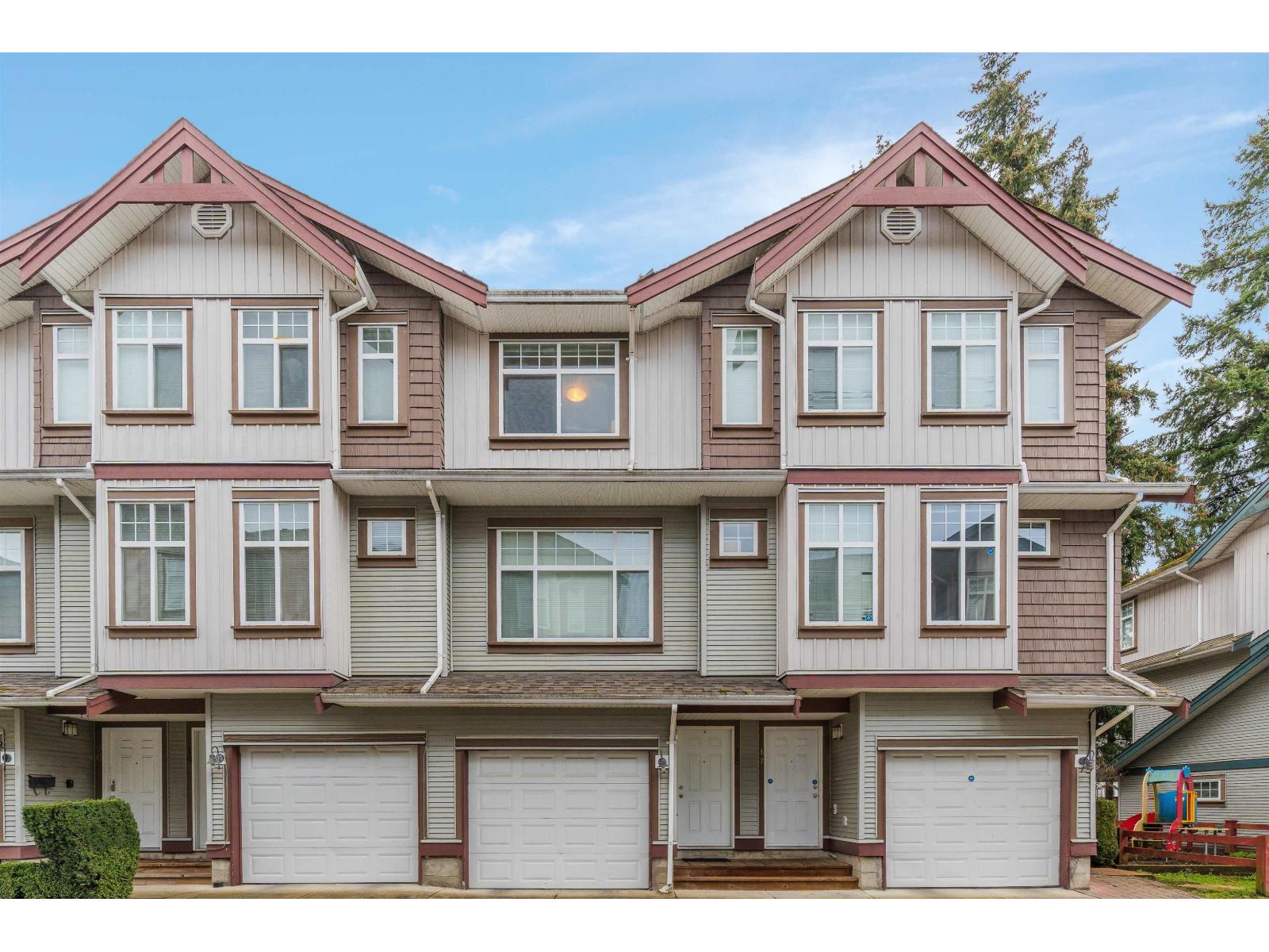 Photo 1 of 18 12585 72 Avenue, Surrey BC