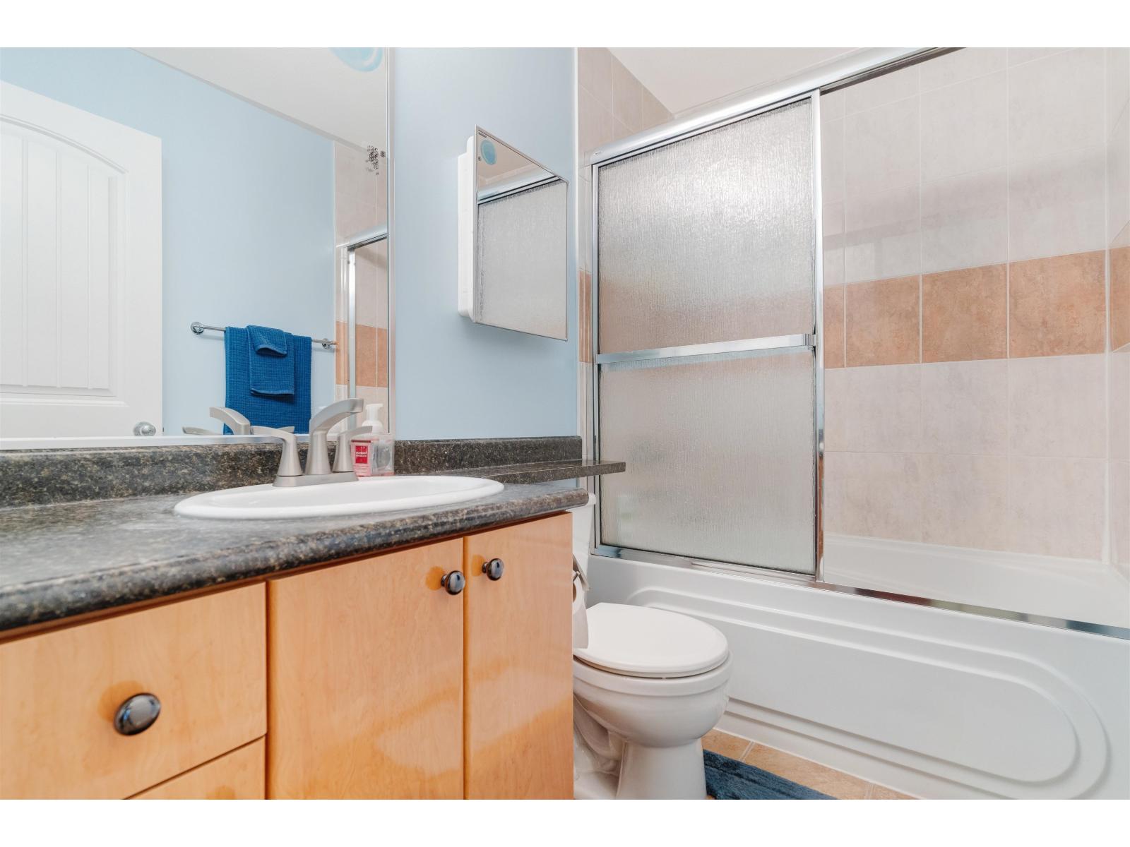 Photo 16 of 18 12585 72 Avenue, Surrey BC