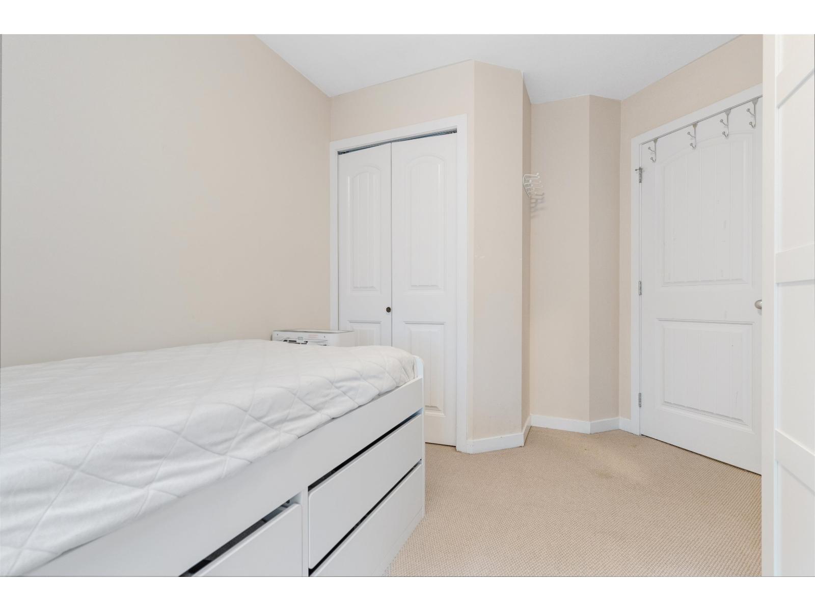 Photo 14 of 18 12585 72 Avenue, Surrey BC