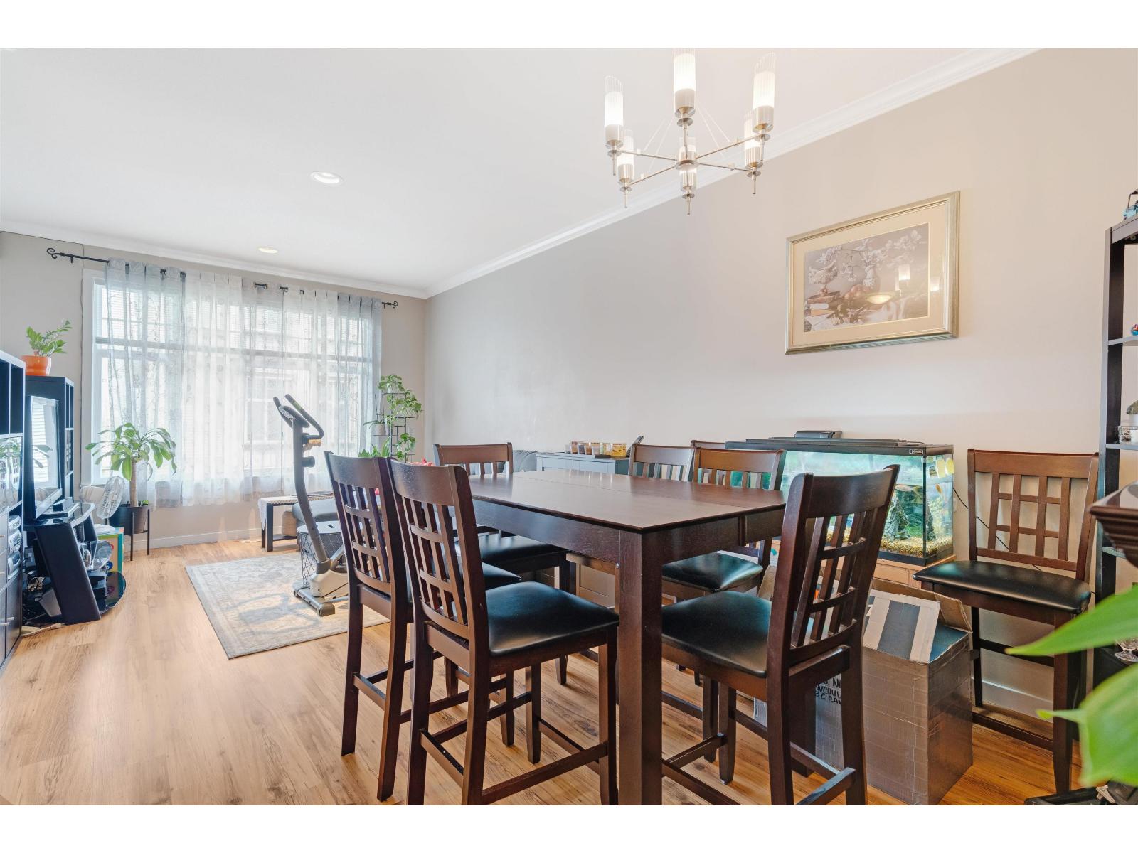 Photo 11 of 18 12585 72 Avenue, Surrey BC