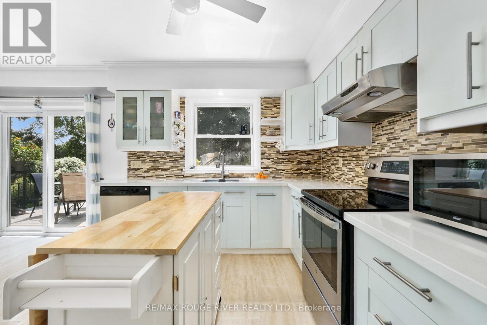 Photo 14 of 63 University Avenue E, Cobourg ON