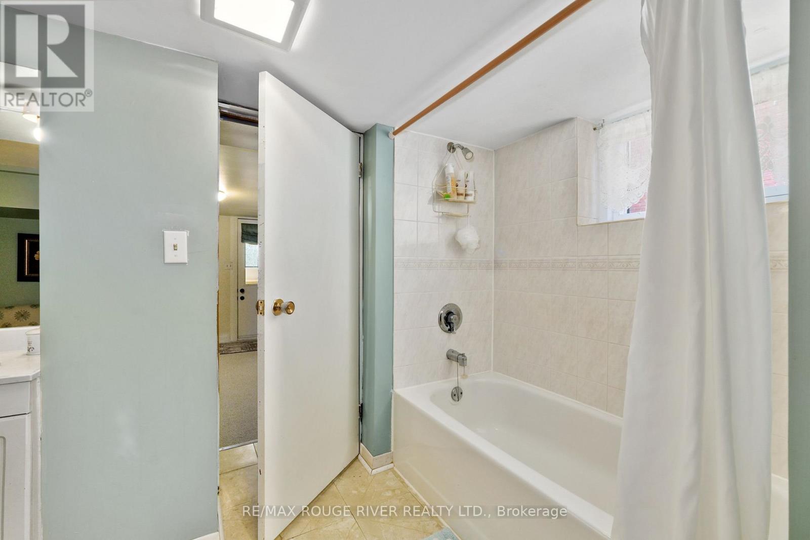 Photo 35 of 63 University Avenue E, Cobourg ON