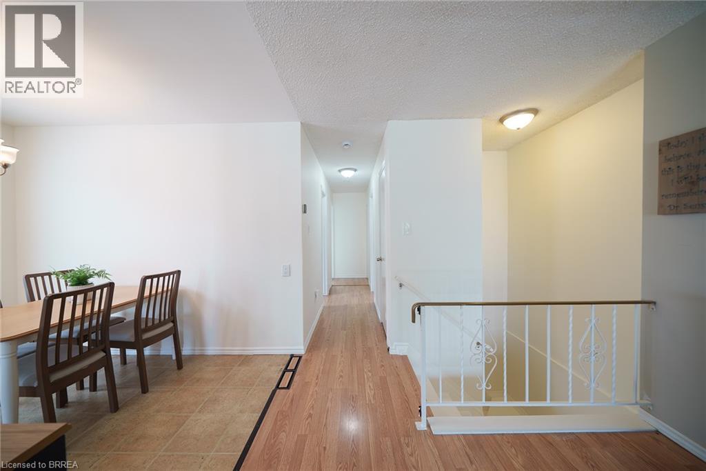Photo 15 of 70 Four Seasons Drive, Brantford ON