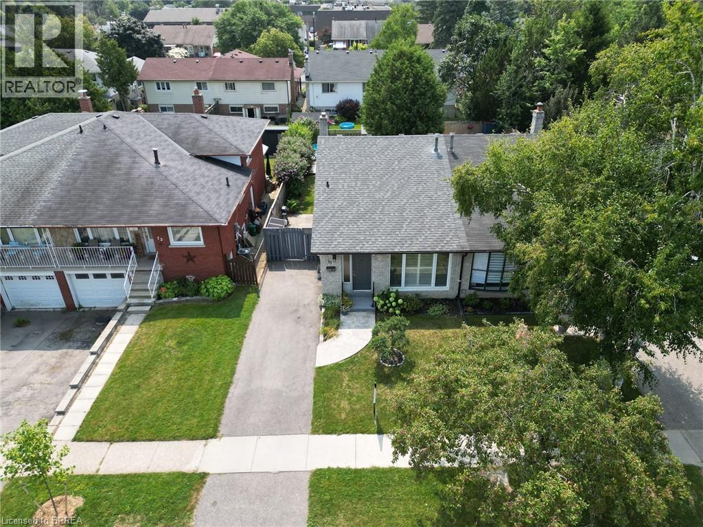 Photo 34 of 70 Four Seasons Drive, Brantford ON