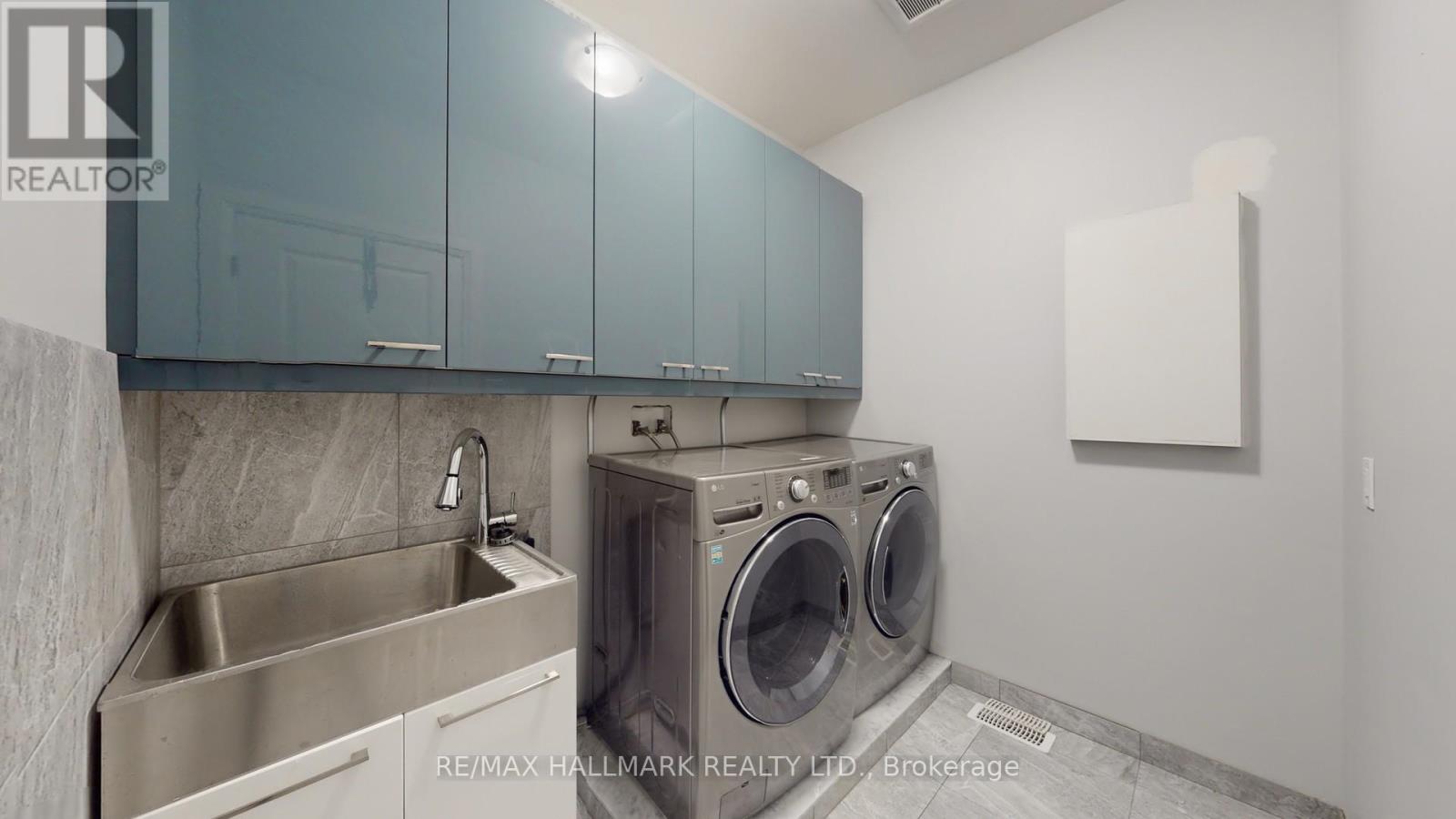 Photo 30 of 59 Craigmore Crescent, Toronto ON