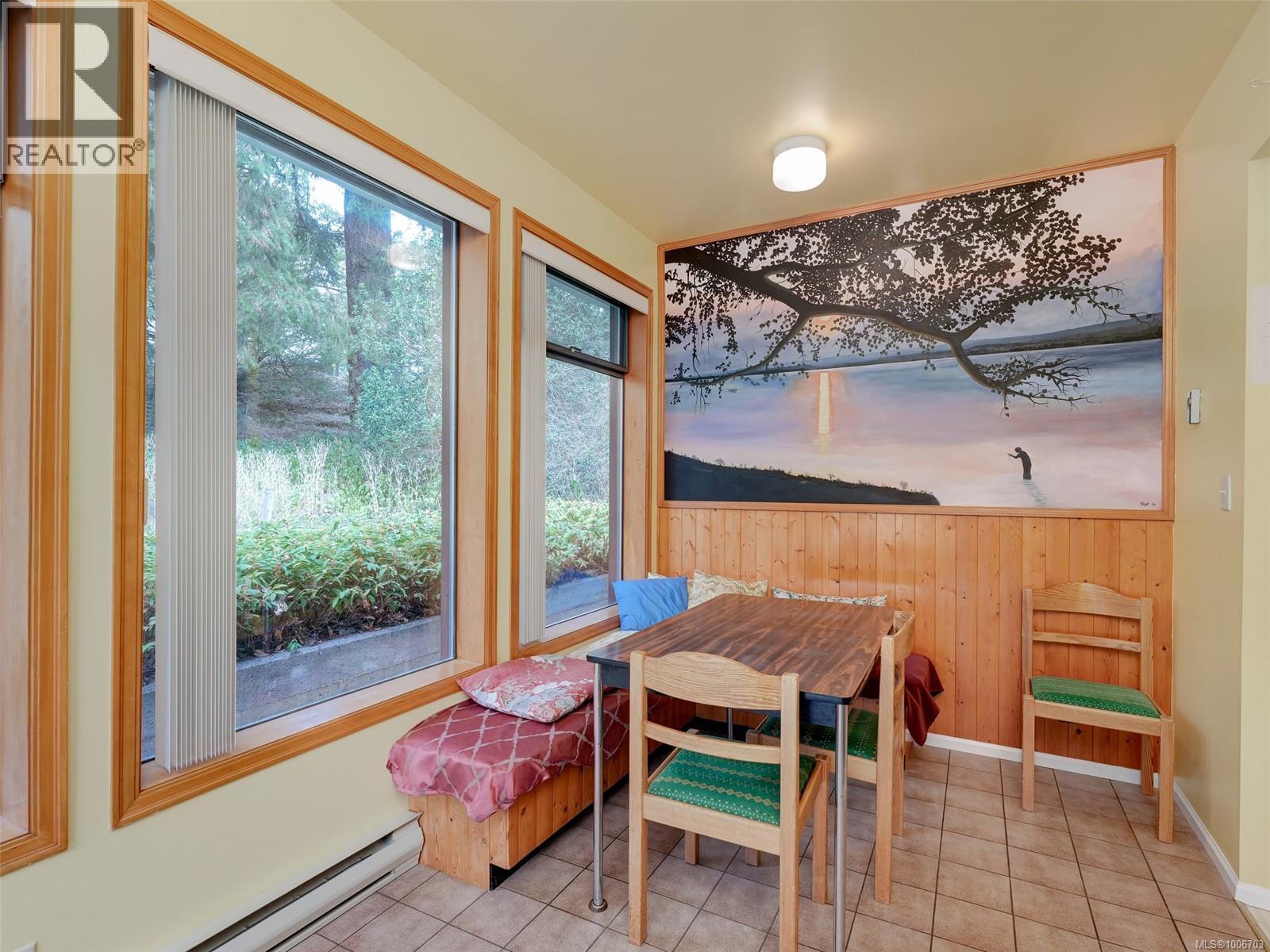 Photo 27 of 3908 Ascot Dr, Saanich BC